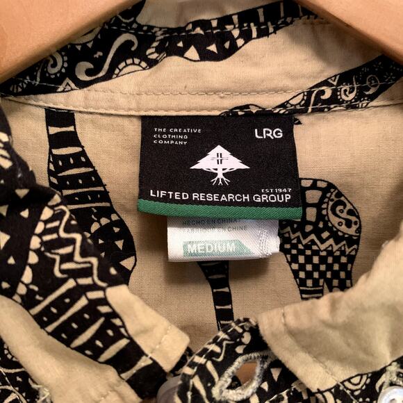 Vintage Y2K LRG Short Sleeve Button Down Shirt Mens Size M Giraffe Safari Casual - Picture 7 of 8